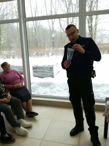 "Bezpieczny Senior" - czyli spotkanie z policjantami